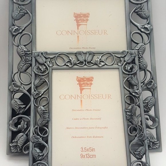 Metal Matching Pair Photo Frames Art Nouveau Style Tulips Ornate NOS Connoisseur - Picture 2 of 10